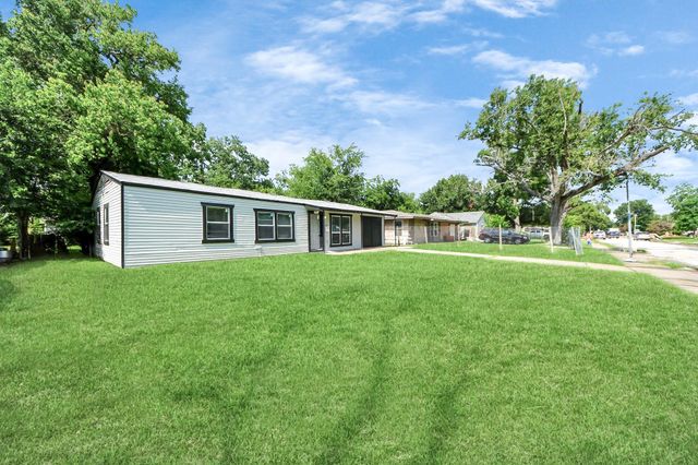 5738 Kenilwood Drive, Houston, TX 77033