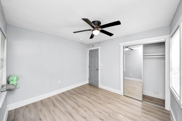 5738 Kenilwood Drive, Houston, TX 77033