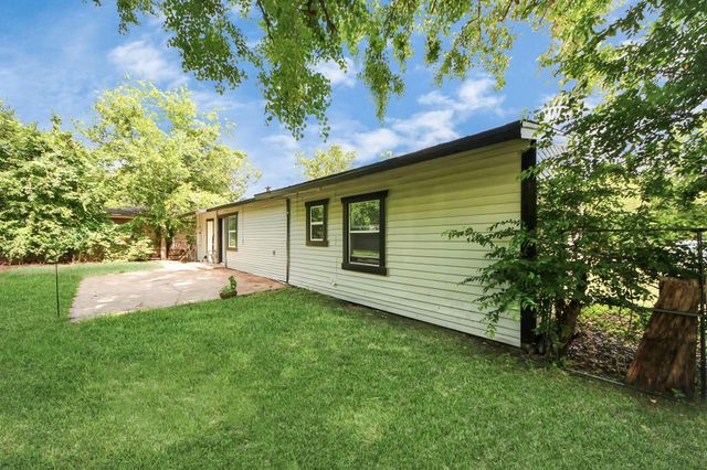 5738 Kenilwood Drive, Houston, TX 77033