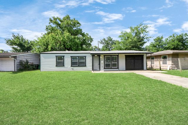 5738 Kenilwood Drive, Houston, TX 77033