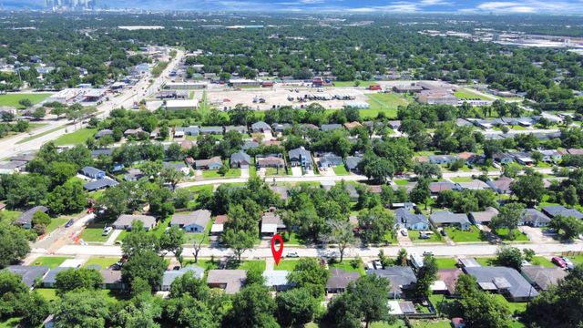 5738 Kenilwood Drive, Houston, TX 77033