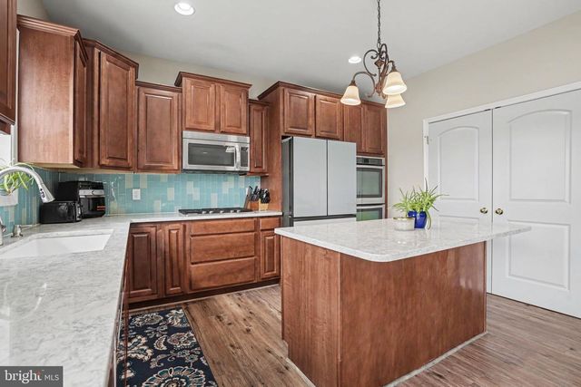 312 BRADDOCK DR, Etters, PA 17319