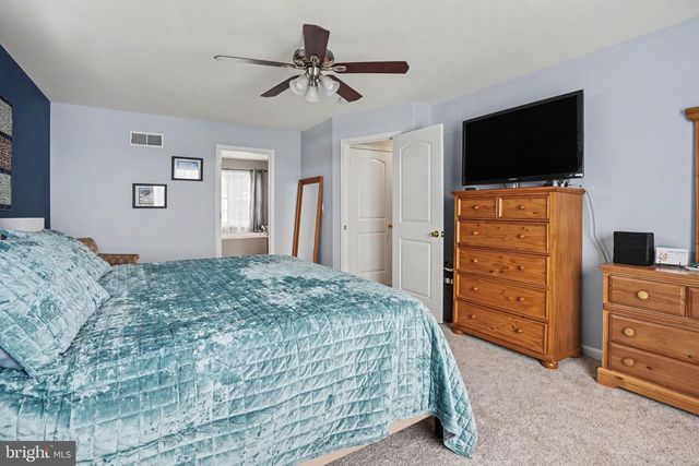 312 BRADDOCK DR, Etters, PA 17319