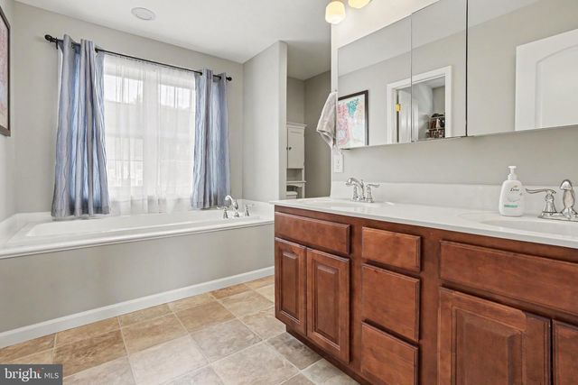 312 BRADDOCK DR, Etters, PA 17319