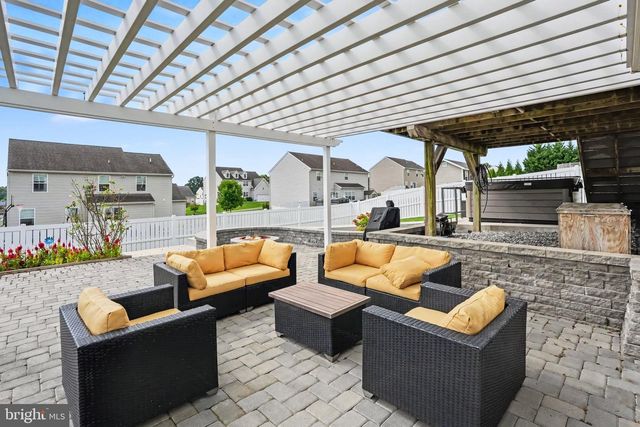 312 BRADDOCK DR, Etters, PA 17319
