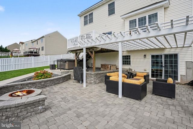312 BRADDOCK DR, Etters, PA 17319
