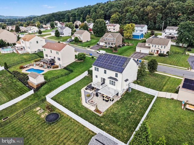 312 BRADDOCK DR, Etters, PA 17319