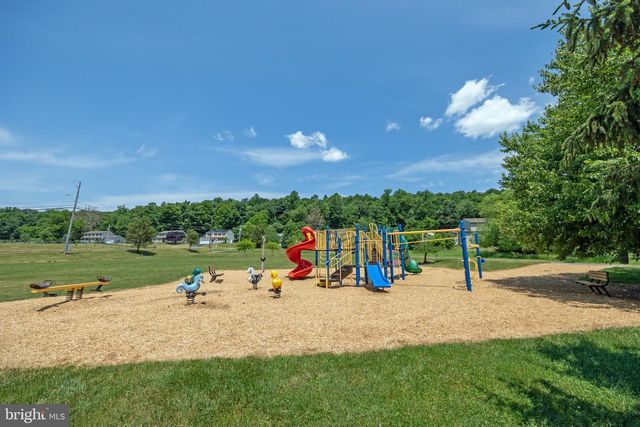 312 BRADDOCK DR, Etters, PA 17319