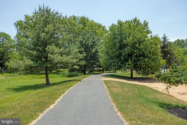 312 BRADDOCK DR, Etters, PA 17319