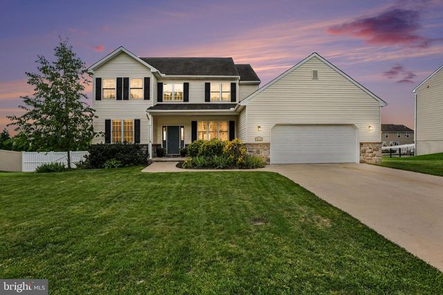 312 BRADDOCK DR, Etters, PA 17319