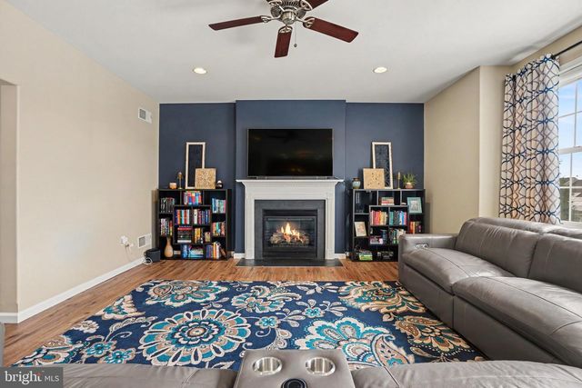 312 BRADDOCK DR, Etters, PA 17319