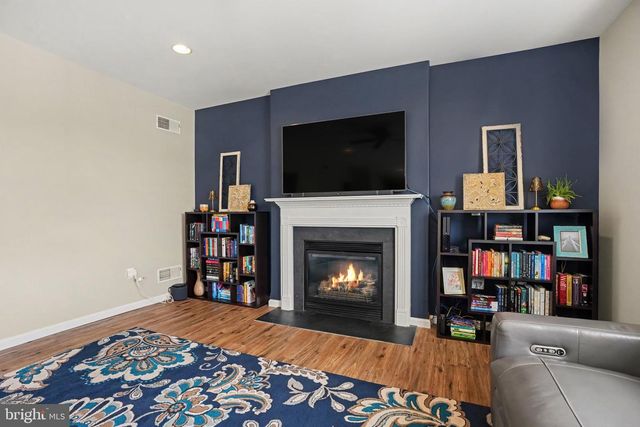 312 BRADDOCK DR, Etters, PA 17319