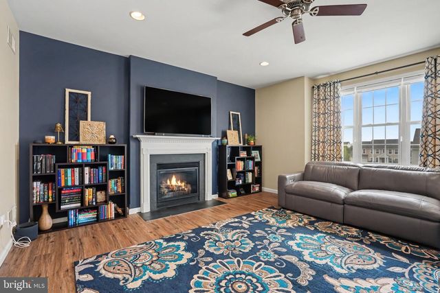 312 BRADDOCK DR, Etters, PA 17319