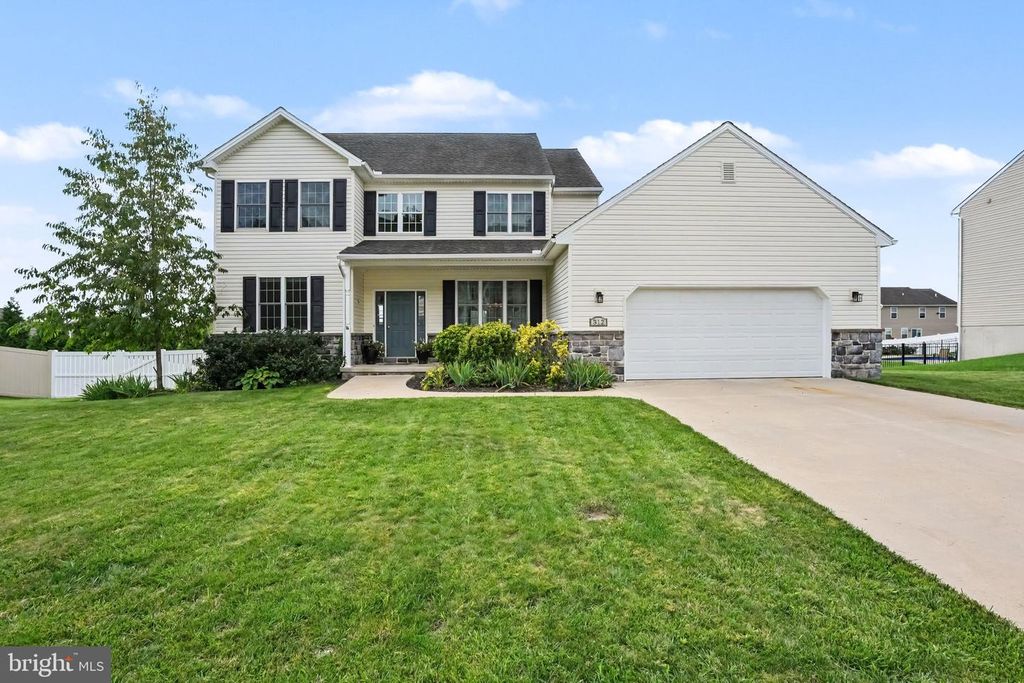 312 BRADDOCK DR, Etters, PA 17319