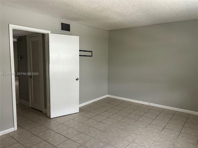335 SW 20th St 7, Fort Lauderdale, FL 33315