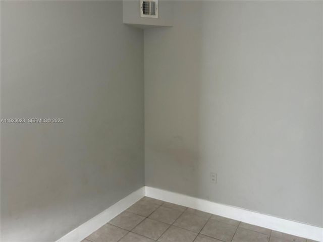 335 SW 20th St 7, Fort Lauderdale, FL 33315