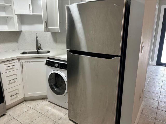 335 SW 20th St 7, Fort Lauderdale, FL 33315