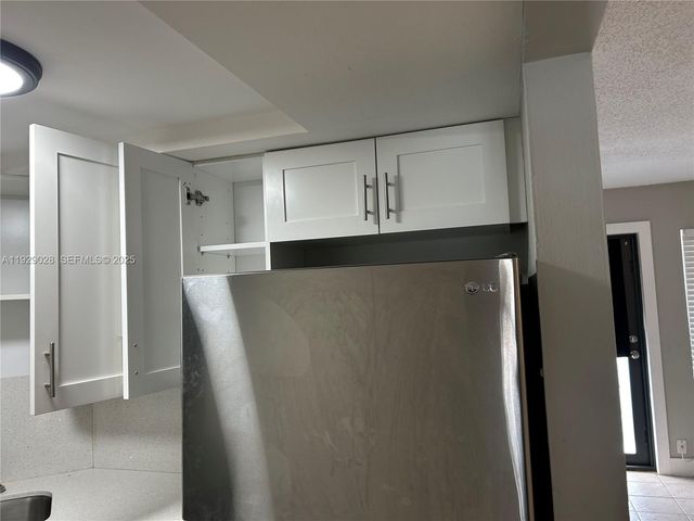 335 SW 20th St 7, Fort Lauderdale, FL 33315