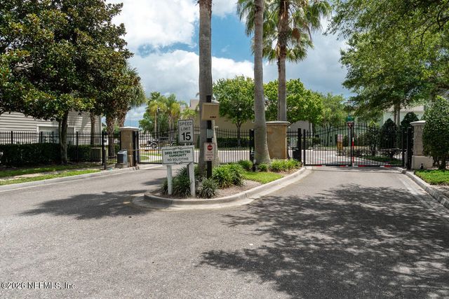 7047 DEER LODGE Circle 108, Jacksonville, FL 32256