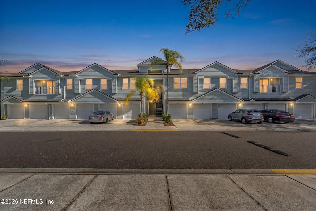 7047 DEER LODGE Circle 108, Jacksonville, FL 32256