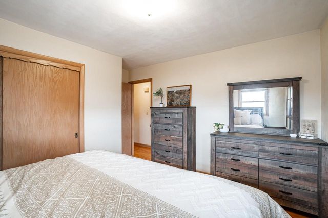 2204 Savoy CIRCLE, Racine, WI 53404