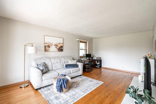 2204 Savoy CIRCLE, Racine, WI 53404