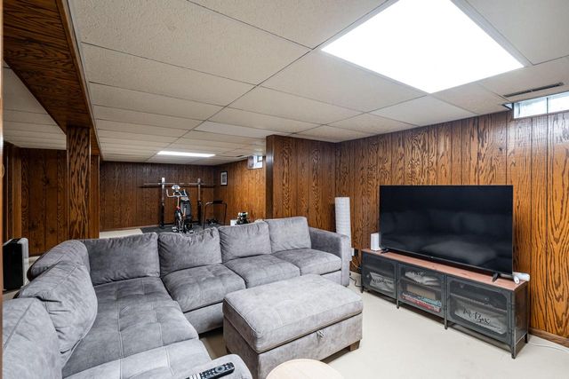 2204 Savoy CIRCLE, Racine, WI 53404