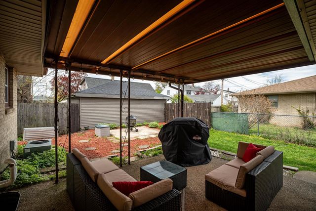 2204 Savoy CIRCLE, Racine, WI 53404