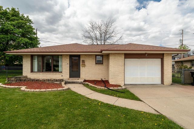 2204 Savoy CIRCLE, Racine, WI 53404