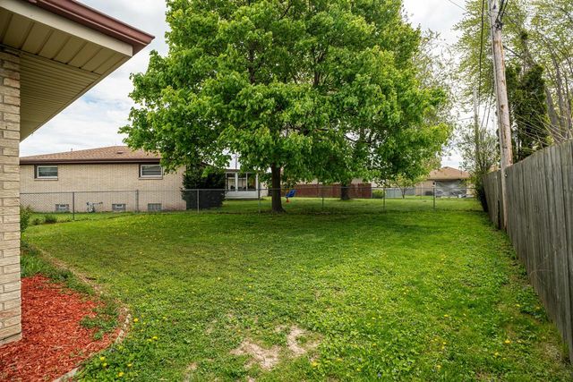 2204 Savoy CIRCLE, Racine, WI 53404