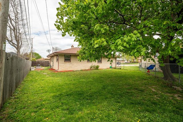 2204 Savoy CIRCLE, Racine, WI 53404