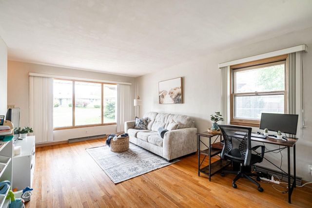 2204 Savoy CIRCLE, Racine, WI 53404