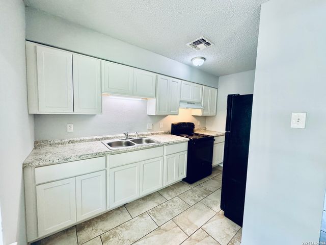 1417 W OLMOS DR, San Antonio, TX 78201