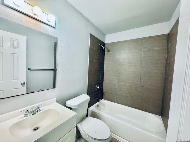1417 W OLMOS DR, San Antonio, TX 78201