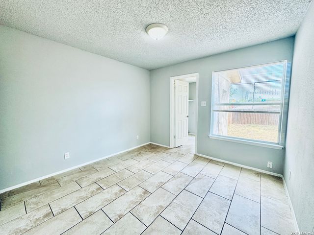 1417 W OLMOS DR, San Antonio, TX 78201