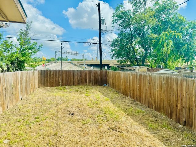 1417 W OLMOS DR, San Antonio, TX 78201