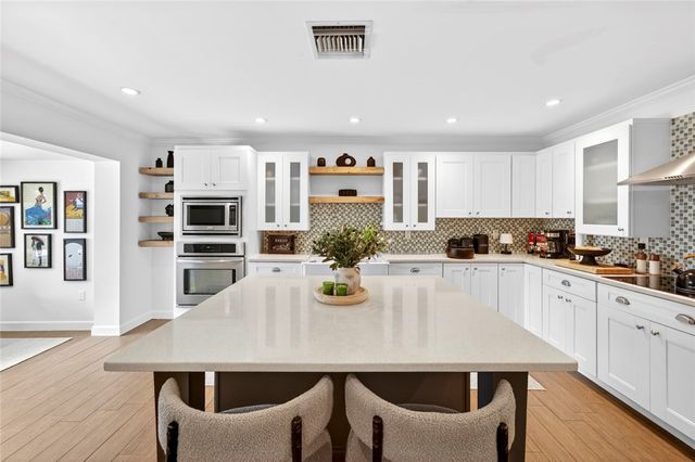 600 Honeysuckle Lane, Vero Beach, FL 32963