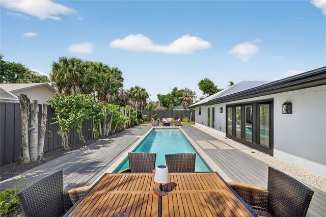 600 Honeysuckle Lane, Vero Beach, FL 32963