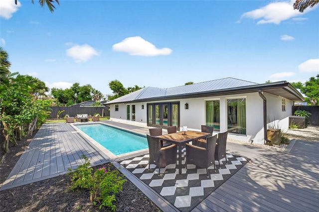 600 Honeysuckle Lane, Vero Beach, FL 32963