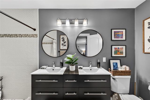 600 Honeysuckle Lane, Vero Beach, FL 32963