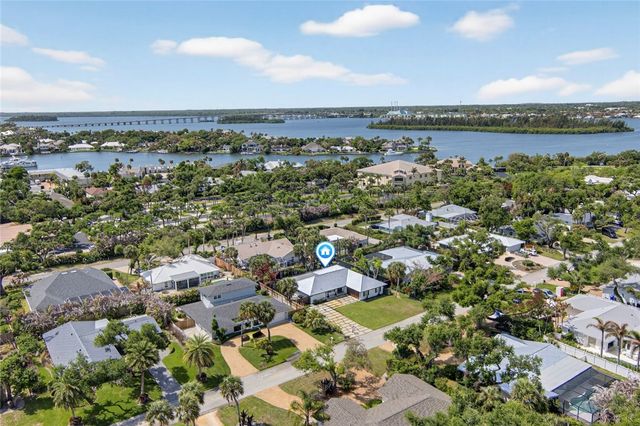 600 Honeysuckle Lane, Vero Beach, FL 32963
