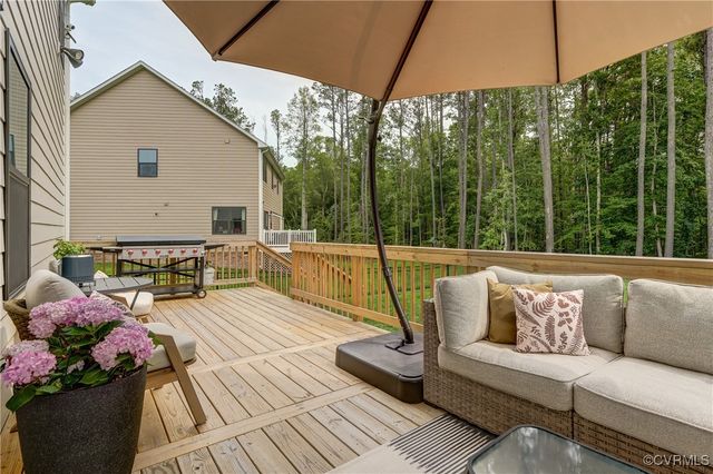 18342 Magnolia Run Ln, Moseley, VA 23120
