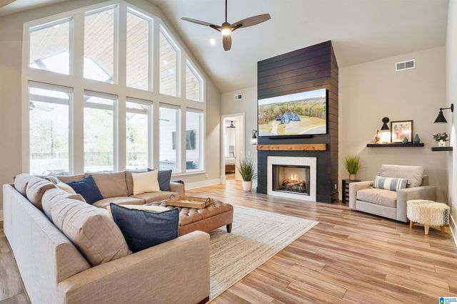 1000 EVERETT CIRCLE, Hoover, AL 35244