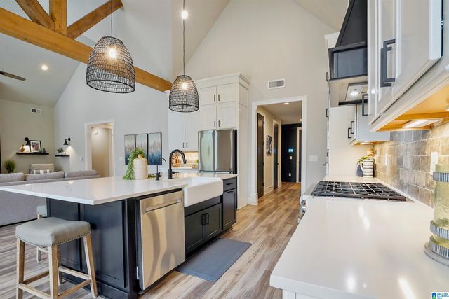 1000 EVERETT CIRCLE, Hoover, AL 35244