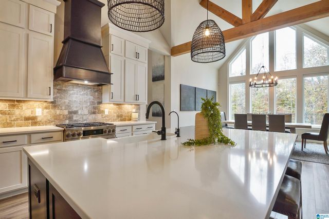 1000 EVERETT CIRCLE, Hoover, AL 35244