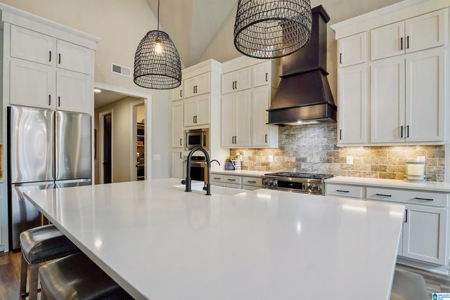 1000 EVERETT CIRCLE, Hoover, AL 35244