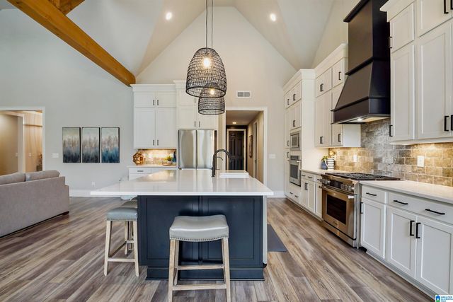 1000 EVERETT CIRCLE, Hoover, AL 35244