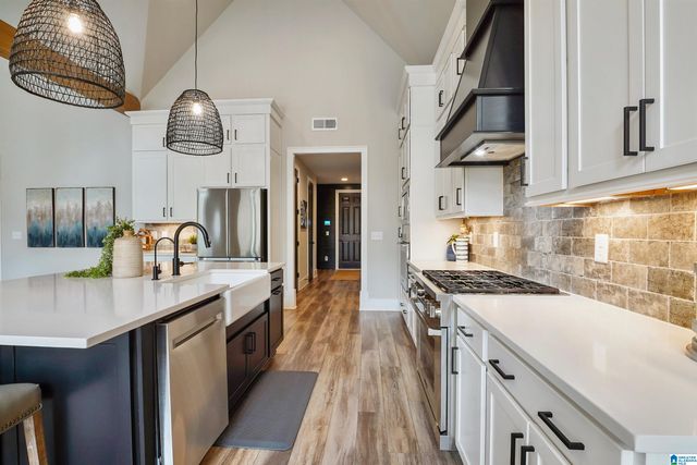 1000 EVERETT CIRCLE, Hoover, AL 35244