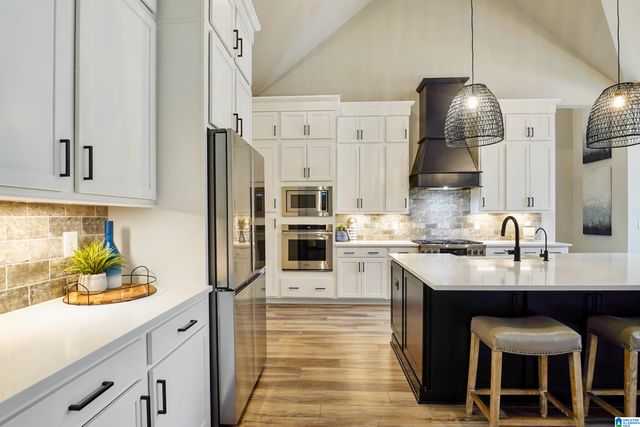 1000 EVERETT CIRCLE, Hoover, AL 35244