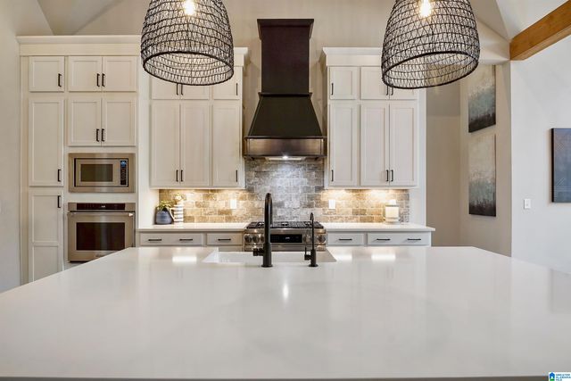 1000 EVERETT CIRCLE, Hoover, AL 35244